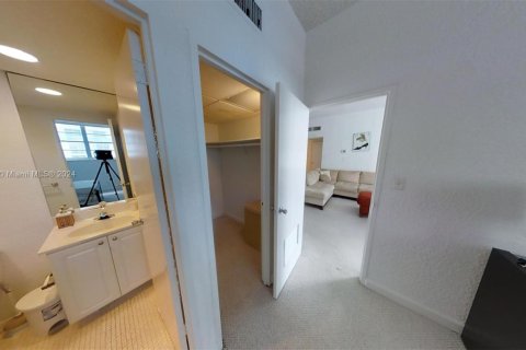 Condominio en alquiler en Hollywood, Florida, 2 dormitorios, 109.44 m2 № 1865442 - foto 13