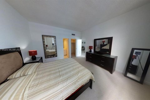 Condominio en alquiler en Hollywood, Florida, 2 dormitorios, 109.44 m2 № 1865442 - foto 11