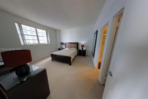 Condominio en alquiler en Hollywood, Florida, 2 dormitorios, 109.44 m2 № 1865442 - foto 10