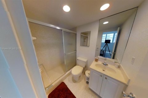 Condominio en alquiler en Hollywood, Florida, 2 dormitorios, 109.44 m2 № 1865442 - foto 12
