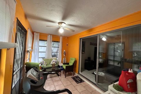 Copropriété à vendre à New Port Richey, Floride: 2 chambres, 77.2 m2 № 1722299 - photo 12