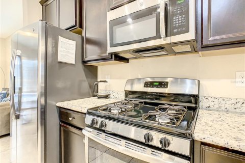 Casa en venta en Davenport, Florida, 5 dormitorios, 257.99 m2 № 1521011 - foto 9