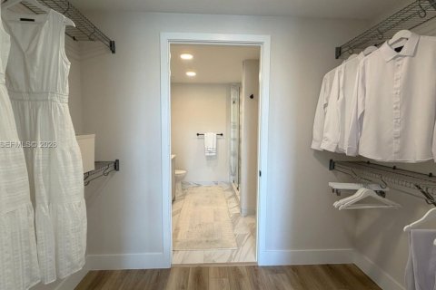 Apartamento en alquiler en Miami, Florida, 1 dormitorio, 56.86 m2 № 2032751 - foto 22