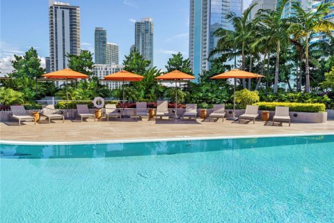 Condo in Miami, Florida, 4 bedrooms  № 2003046 - photo 10