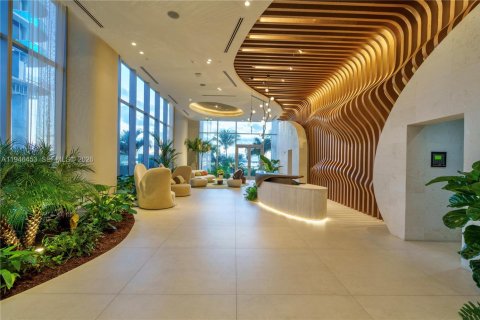 Condo in Miami, Florida, 4 bedrooms  № 2003046 - photo 5