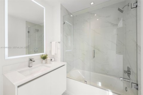 Copropriété à louer à Miami, Floride: 4 chambres, 235.04 m2 № 2003046 - photo 23