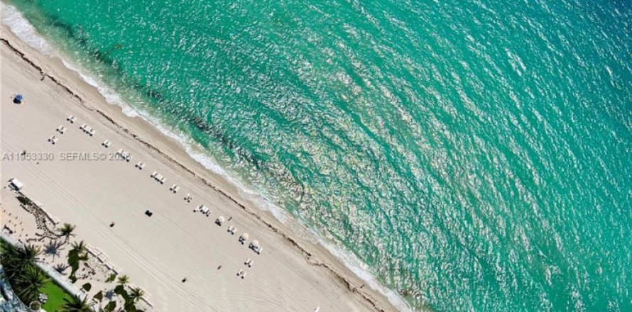 Condo à Sunny Isles Beach, Floride, 2 chambres № 2153251