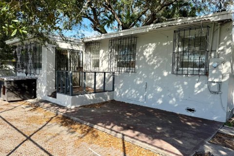 Купить виллу или дом в Майами, Флорида 2 спальни, 82.03м2, № 2010044 - фото 20