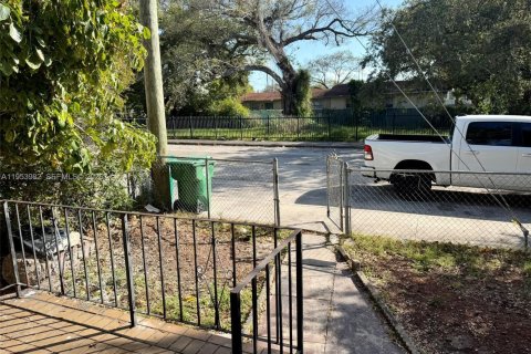 Купить виллу или дом в Майами, Флорида 2 спальни, 82.03м2, № 2010044 - фото 18