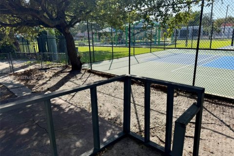 Купить виллу или дом в Майами, Флорида 2 спальни, 82.03м2, № 2010044 - фото 24