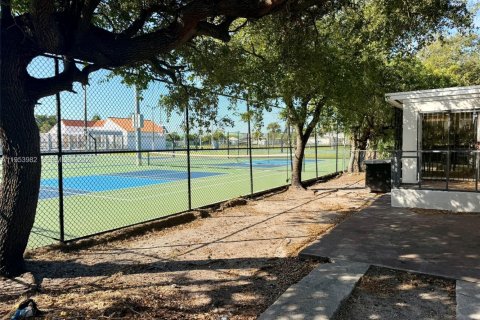 Купить виллу или дом в Майами, Флорида 2 спальни, 82.03м2, № 2010044 - фото 10