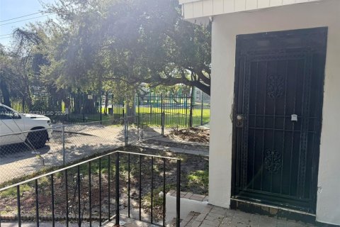 Купить виллу или дом в Майами, Флорида 2 спальни, 82.03м2, № 2010044 - фото 19