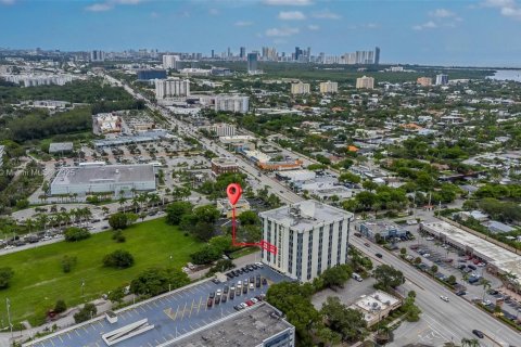 Commercial property in North Miami, Florida № 1980086 - photo 30