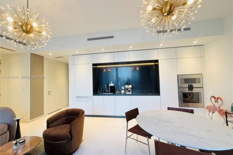 Condo in Miami, Florida, 1 bedroom  № 2052894 - photo 3