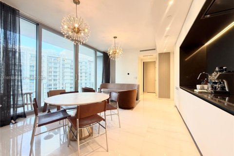 Condo in Miami, Florida, 1 bedroom  № 2052894 - photo 2