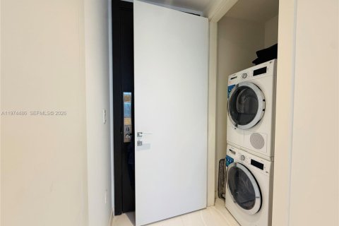 Condo in Miami, Florida, 1 bedroom  № 2052894 - photo 12