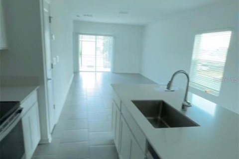 House in Davenport, Florida 3 bedrooms, 133.04 sq.m. № 2166561 - photo 5