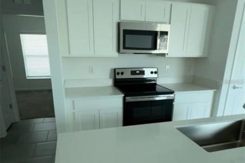 House in Davenport, Florida 3 bedrooms, 133.04 sq.m. № 2166561 - photo 3