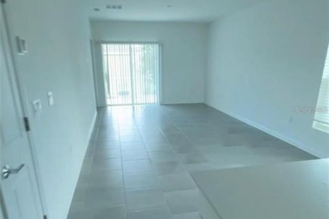 House in Davenport, Florida 3 bedrooms, 133.04 sq.m. № 2166561 - photo 7
