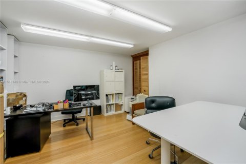 Commercial property in Key Biscayne, Florida № 1729991 - photo 26