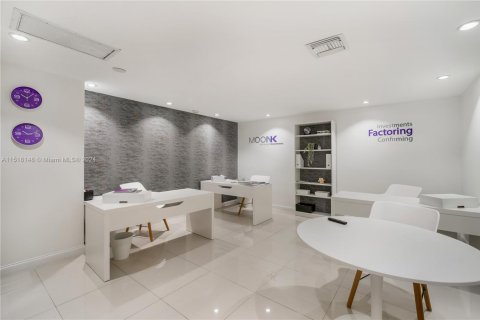 Commercial property in Key Biscayne, Florida № 1729991 - photo 17