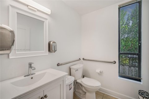Commercial property in Key Biscayne, Florida № 1729991 - photo 29
