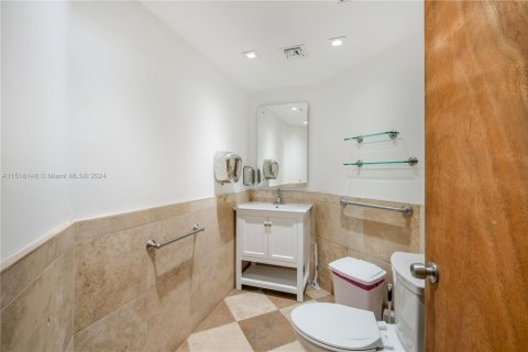 Commercial property in Key Biscayne, Florida № 1729991 - photo 16
