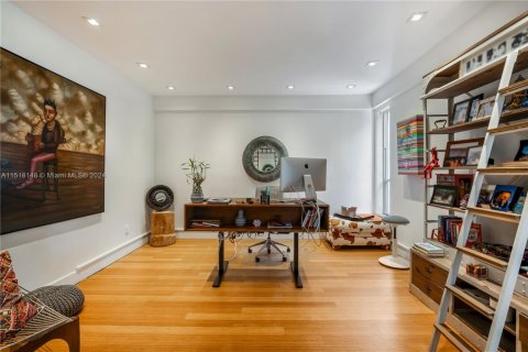 Commercial property in Key Biscayne, Florida № 1729991 - photo 19