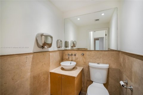 Commercial property in Key Biscayne, Florida № 1729991 - photo 21