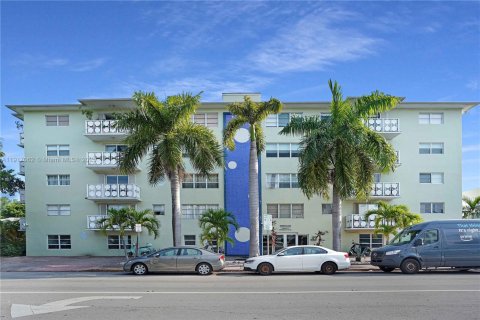 Copropriété à louer à Miami Beach, Floride: 2 chambres, 76.55 m2 № 1972622 - photo 23