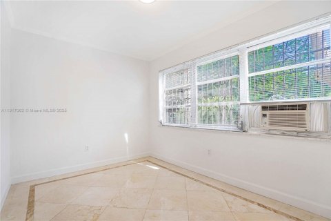 Copropriété à louer à Miami Beach, Floride: 2 chambres, 76.55 m2 № 1972622 - photo 15