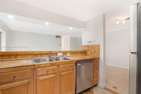 Copropriété à louer à Miami Beach, Floride: 2 chambres, 76.55 m2 № 1972622 - photo 7