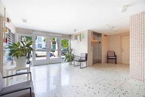 Copropriété à louer à Miami Beach, Floride: 2 chambres, 76.55 m2 № 1972622 - photo 18