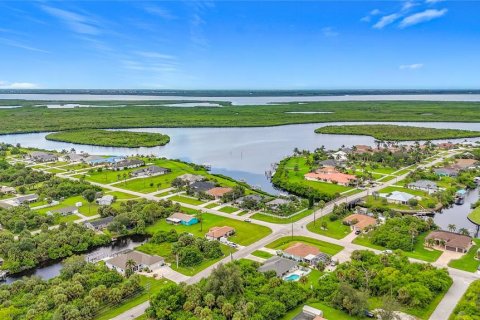 Casa en venta en Port Charlotte, Florida, 3 dormitorios, 152.17 m2 № 1902035 - foto 3