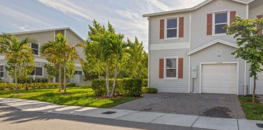 Touwnhouse à Homestead, Floride 4 chambres, 178.74 m2 № 1940800