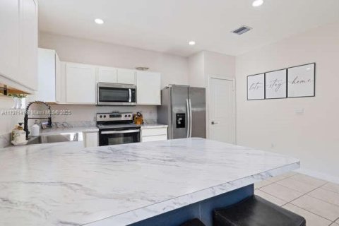 Touwnhouse à louer à Homestead, Floride: 4 chambres, 178.74 m2 № 1940800 - photo 13