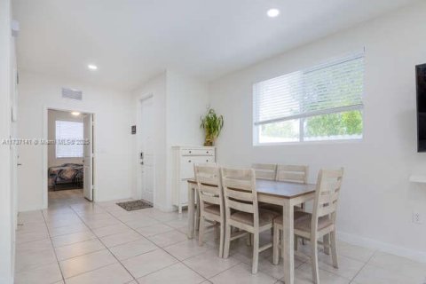 Touwnhouse à louer à Homestead, Floride: 4 chambres, 178.74 m2 № 1940800 - photo 17