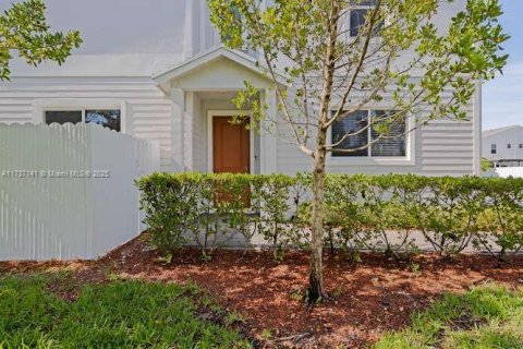 Touwnhouse à louer à Homestead, Floride: 4 chambres, 178.74 m2 № 1940800 - photo 2