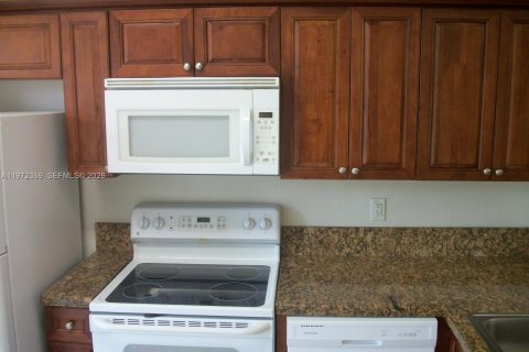 Купить таунхаус в Хомстед, Флорида 3 спальни, 110.46м2, № 2032992 - фото 13