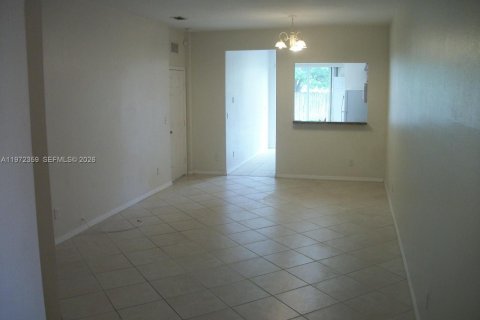 Купить таунхаус в Хомстед, Флорида 3 спальни, 110.46м2, № 2032992 - фото 16