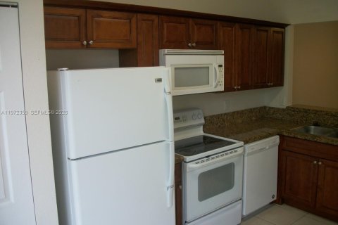 Купить таунхаус в Хомстед, Флорида 3 спальни, 110.46м2, № 2032992 - фото 12