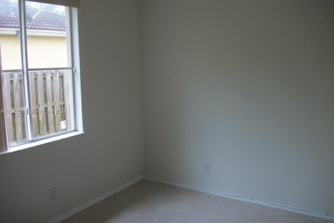 Купить таунхаус в Хомстед, Флорида 3 спальни, 110.46м2, № 2032992 - фото 27