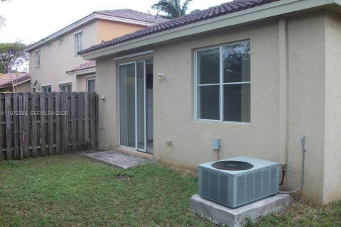 Купить таунхаус в Хомстед, Флорида 3 спальни, 110.46м2, № 2032992 - фото 8