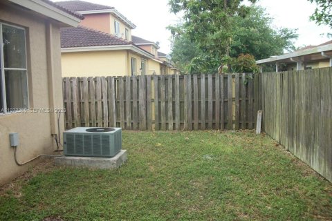 Купить таунхаус в Хомстед, Флорида 3 спальни, 110.46м2, № 2032992 - фото 9