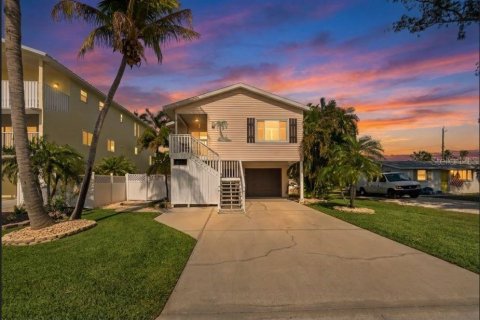 Casa en Holmes Beach, Florida 3 dormitorios, 144.56 m2 № 2231230