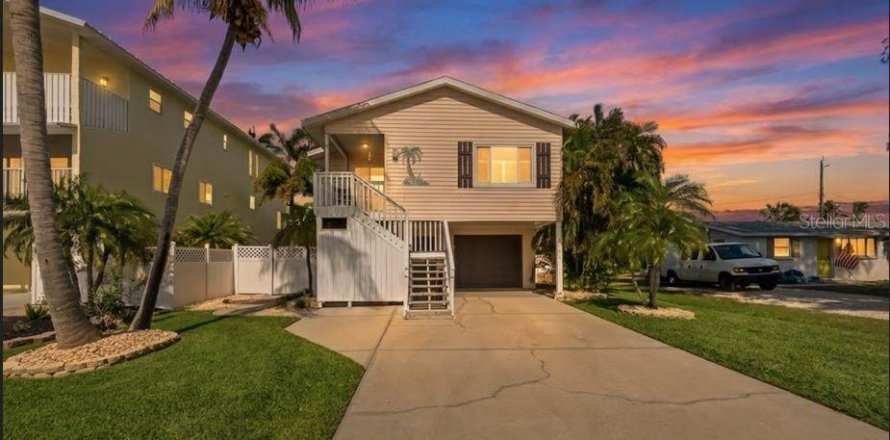 Casa en Holmes Beach, Florida 3 dormitorios, 144.56 m2 № 2231230