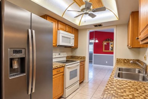 House in Orlando, Florida 4 bedrooms, 184.88 sq.m. № 2391328 - photo 10