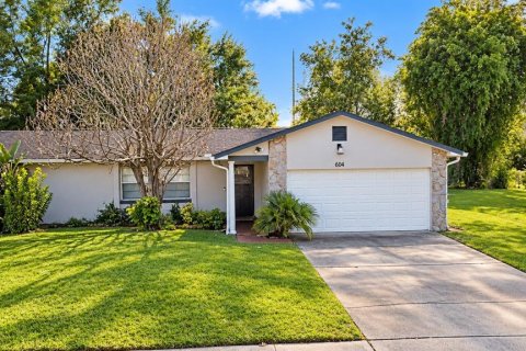 House in Orlando, Florida 4 bedrooms, 184.88 sq.m. № 2391328