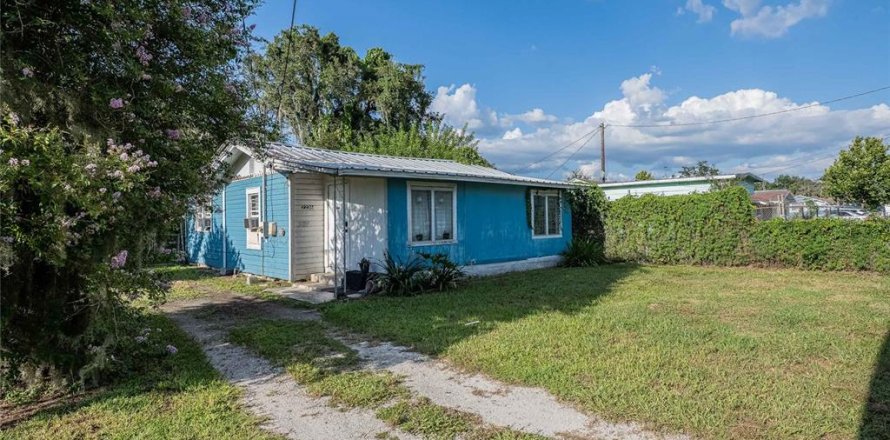 House in Lakeland, Florida 3 bedrooms, 70.05 sq.m. № 1912724
