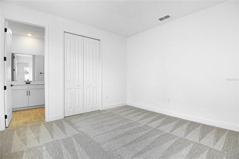 House in Mount Dora, Florida 5 bedrooms, 281.49 sq.m. № 1649360 - photo 10